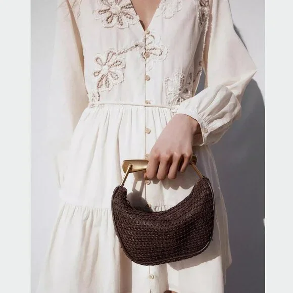 Lightweight Woven Straw Handbag with Adjustable Straps - Elegant Summer Style - Picture 2 of 7